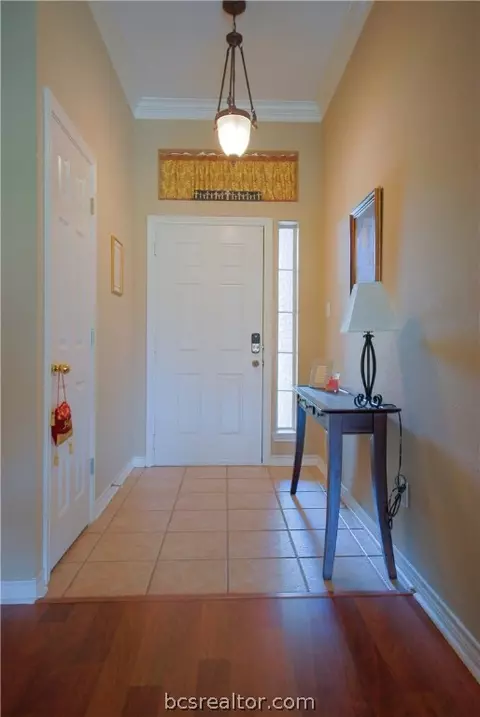4700 Winchester Dr, Bryan, TX 77802 photo 5