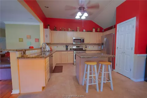 4700 Winchester Dr, Bryan, TX 77802 photo 8