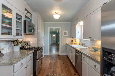 502 Brookside Dr E, Bryan, TX 77801 photo 11