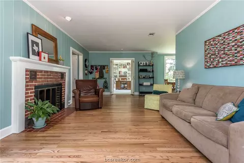 502 Brookside Dr E, Bryan, TX 77801 photo 7