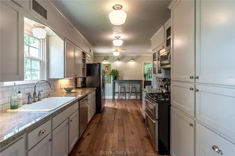 502 Brookside Dr E, Bryan, TX 77801 photo 12