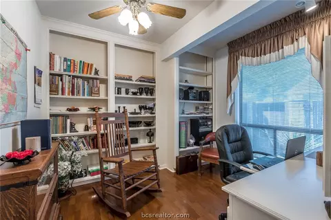 2907 Braeburn St, Bryan, TX 77802 photo 3