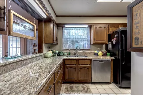 2907 Braeburn St, Bryan, TX 77802 photo 5