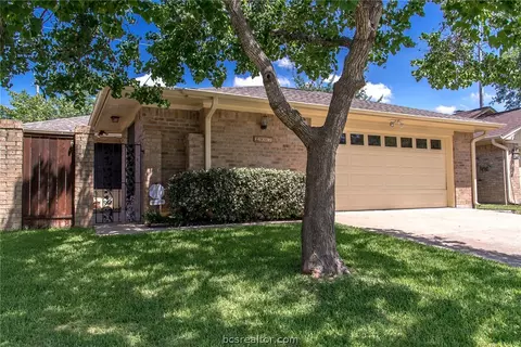 2907 Braeburn St, Bryan, TX 77802 photo 1