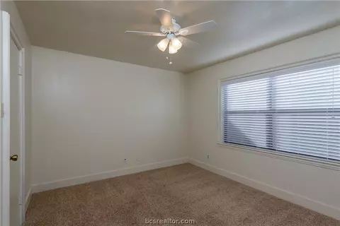 913 Navidad St, Bryan, TX 77801 photo 12