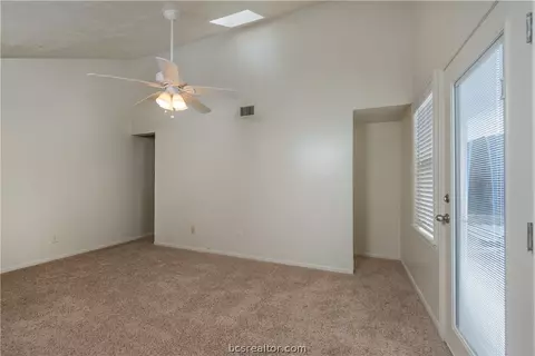 913 Navidad St, Bryan, TX 77801 photo 15