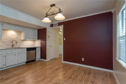 913 Navidad St, Bryan, TX 77801 photo 4
