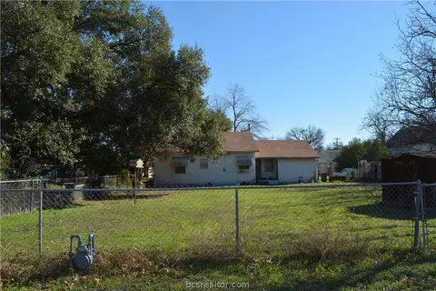 106 E Farish, Rosebud, TX 76570 photo 3
