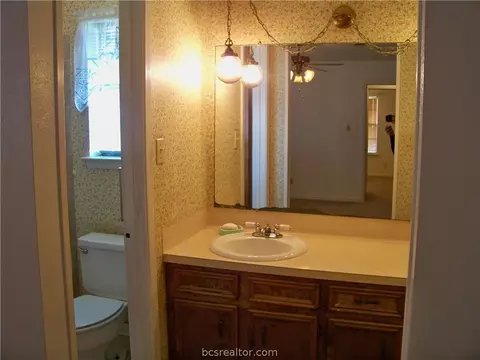 4308 Meadowbrook, Bryan, TX 77802 photo 8