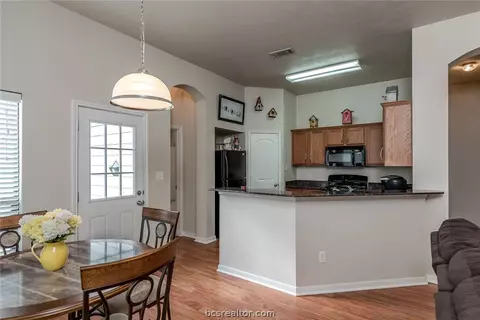2013 Mountain Wind Loop, Bryan, TX 77807 photo 5