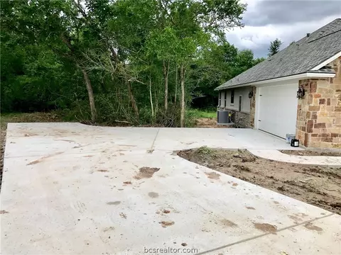 3020 Embers Loop, Bryan, TX 77808 photo 4