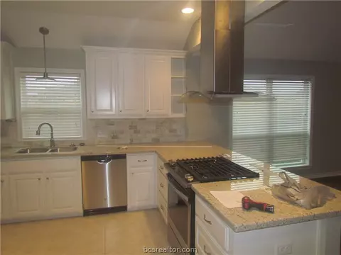 1201 Bennett St, Bryan, TX 77801 photo 5