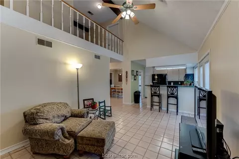 2910 Camelot Dr, Bryan, TX 77802 photo 8