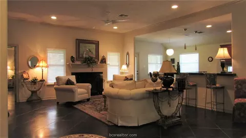 5310 Draycott Ct, Bryan, TX 77802 photo 2