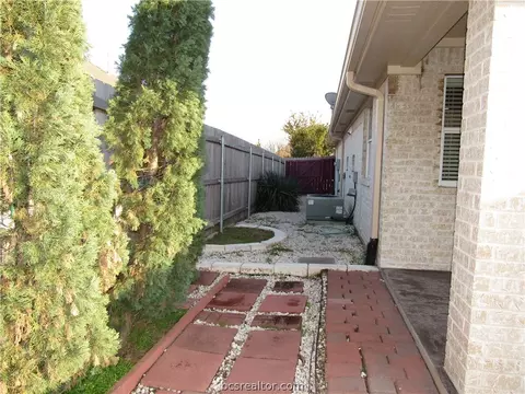 5310 Draycott Ct, Bryan, TX 77802 photo 13