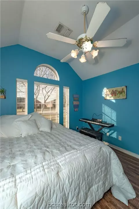 3919 Brighton Dr, Bryan, TX 77802 photo 18