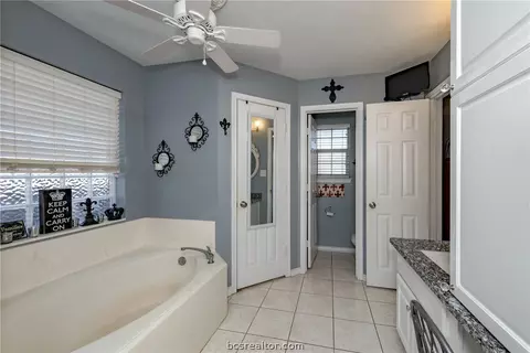 3919 Brighton Dr, Bryan, TX 77802 photo 15