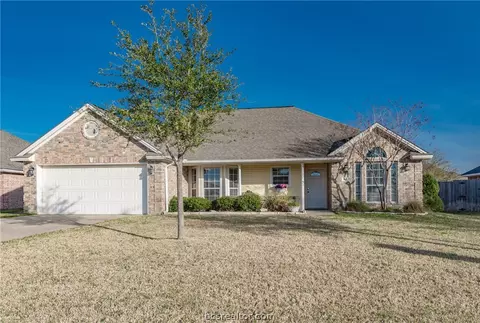 3919 Brighton Dr, Bryan, TX 77802 photo 1