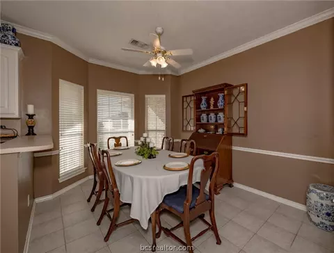 3919 Brighton Dr, Bryan, TX 77802 photo 11