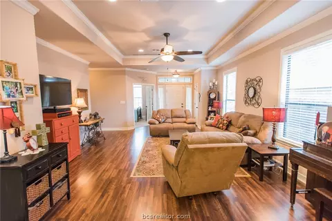 2111 Ella Ln, Bryan, TX 77802 photo 9