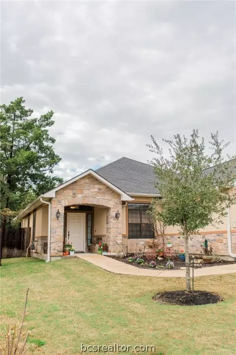 2111 Ella Ln, Bryan, TX 77802 photo 4