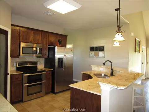 8706 Tejas Ranch Loop, Bryan, TX 77808 photo 9