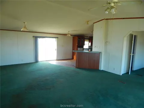8203 Wixon Oaks Dr, Bryan, TX 77808 photo 4