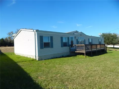8203 Wixon Oaks Dr, Bryan, TX 77808 photo 2