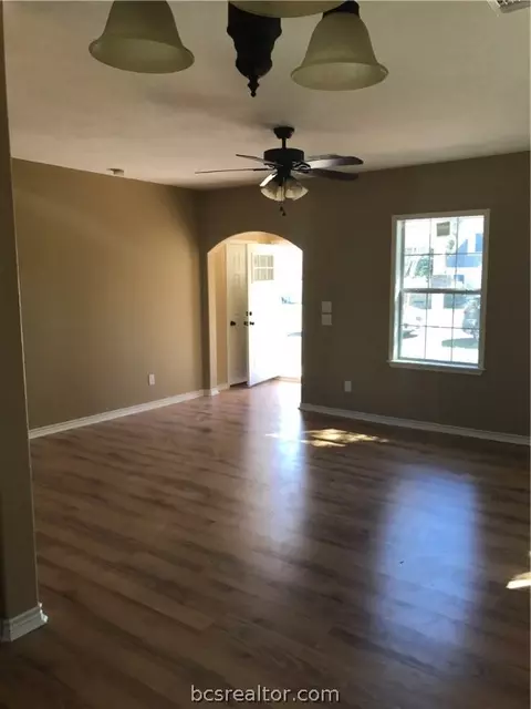 112 Rebecca St, Bryan, TX 77801 photo 7