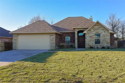 3061 Embers Loop, Bryan, TX 77808 photo 2