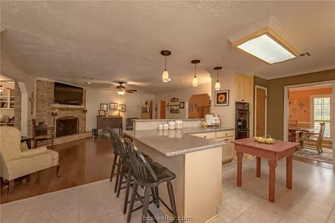 2901 Rustling Oaks Dr, Bryan, TX 77802 photo 9