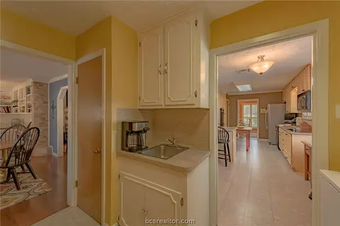 2901 Rustling Oaks Dr, Bryan, TX 77802 photo 11