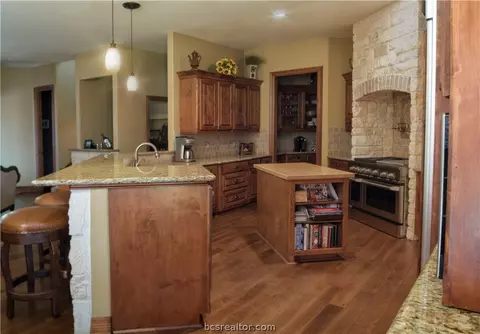 3312 Willow Ridge Dr, Bryan, TX 77807 photo 6