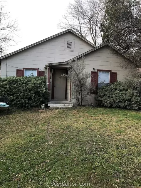 802 Mitchell St, Bryan, TX 77802 photo 2