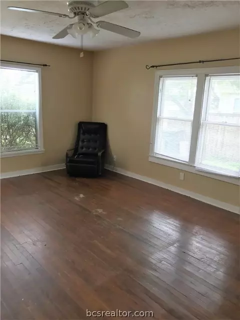 802 Mitchell St, Bryan, TX 77802 photo 9