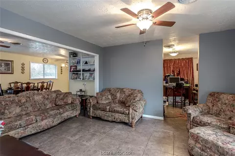 412 Leslie Dr, Bryan, TX 77802 photo 3
