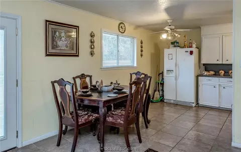412 Leslie Dr, Bryan, TX 77802 photo 8