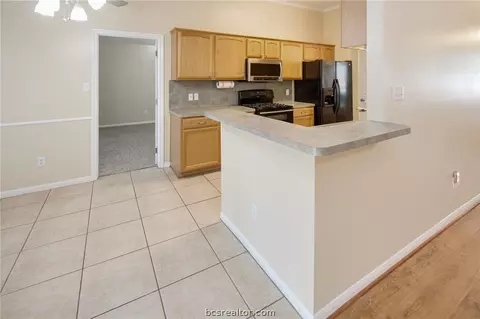 3902 Brighton Dr, Bryan, TX 77802 photo 12