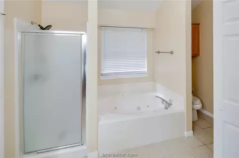 3902 Brighton Dr, Bryan, TX 77802 photo 22