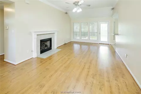 3902 Brighton Dr, Bryan, TX 77802 photo 8