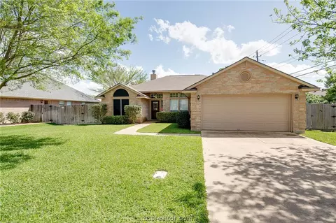 3902 Brighton Dr, Bryan, TX 77802 photo 1