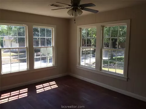 717 E 28th St, Bryan, TX 77803 photo 8
