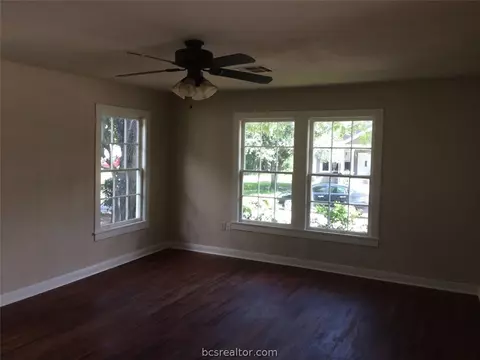 717 E 28th St, Bryan, TX 77803 photo 6