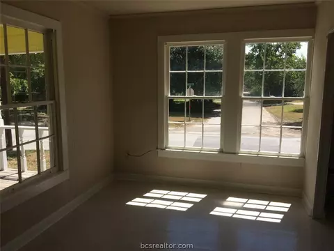 717 E 28th St, Bryan, TX 77803 photo 5