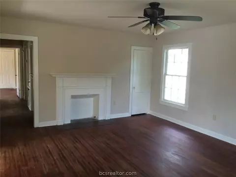 717 E 28th St, Bryan, TX 77803 photo 4