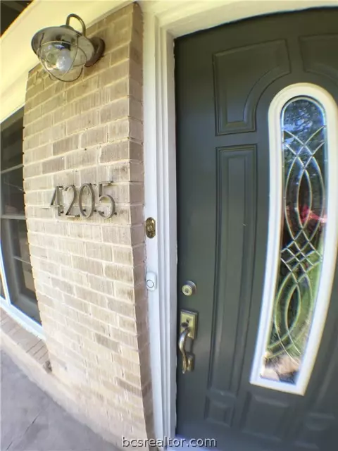 4205 Nagle St, Bryan, TX 77801 photo 3