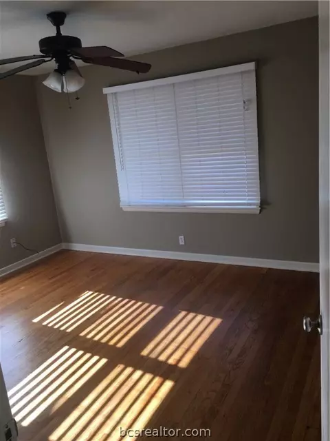 4205 Nagle St, Bryan, TX 77801 photo 2