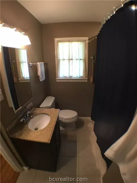 4205 Nagle St, Bryan, TX 77801 photo 4