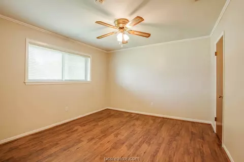 3817 Holly Dr, Bryan, TX 77802 photo 7