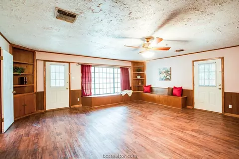 3817 Holly Dr, Bryan, TX 77802 photo 12